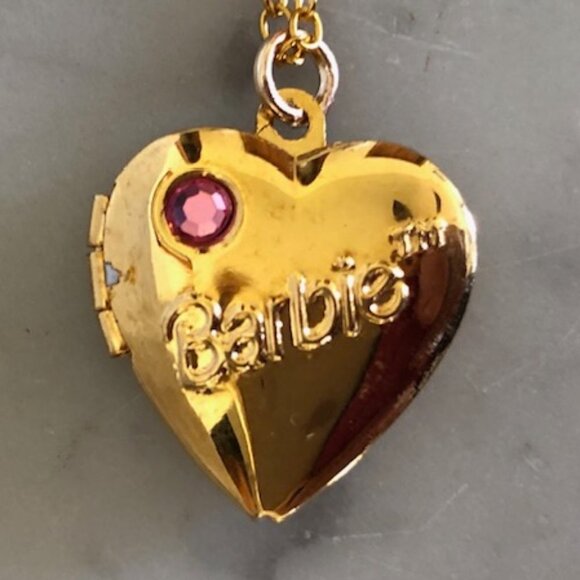 AVON Barbie Heart Locket Gold Tone 18" Chain IOB Vintage RARE - Picture 8 of 16